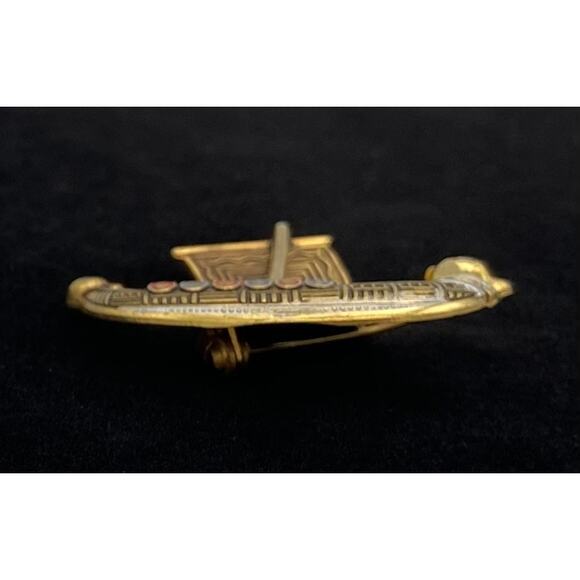 Vintage Damascene Ship Boat Brooch Pin Signed SPAIN Gold Tone Black Red Blue - Picture 3 of 8
